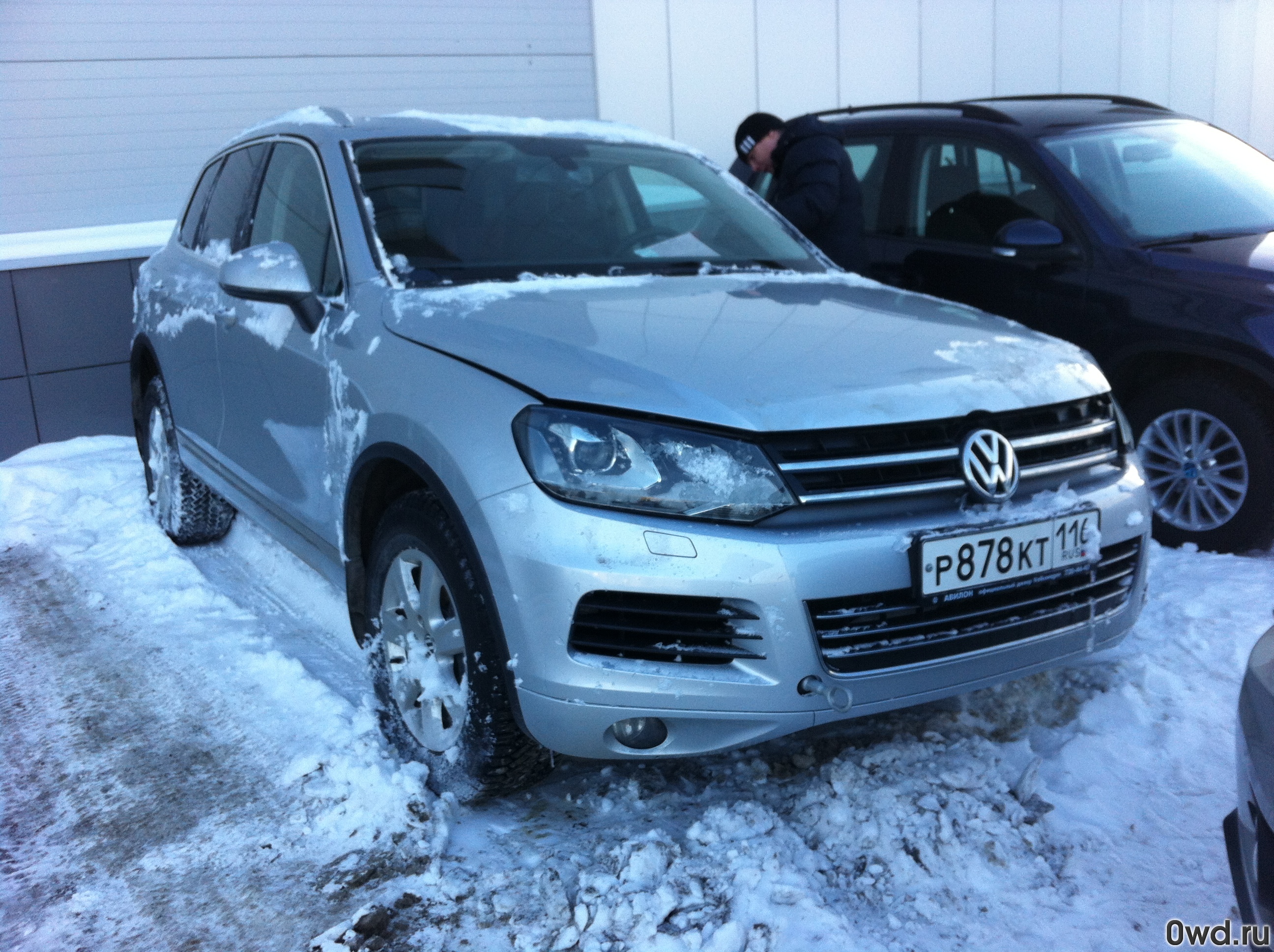 Битый автомобиль Volkswagen Touareg (2012) в Казани